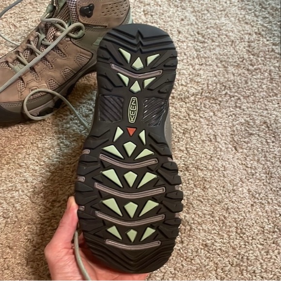 Keen Hiking Boots size 8.5 - Picture 2 of 2